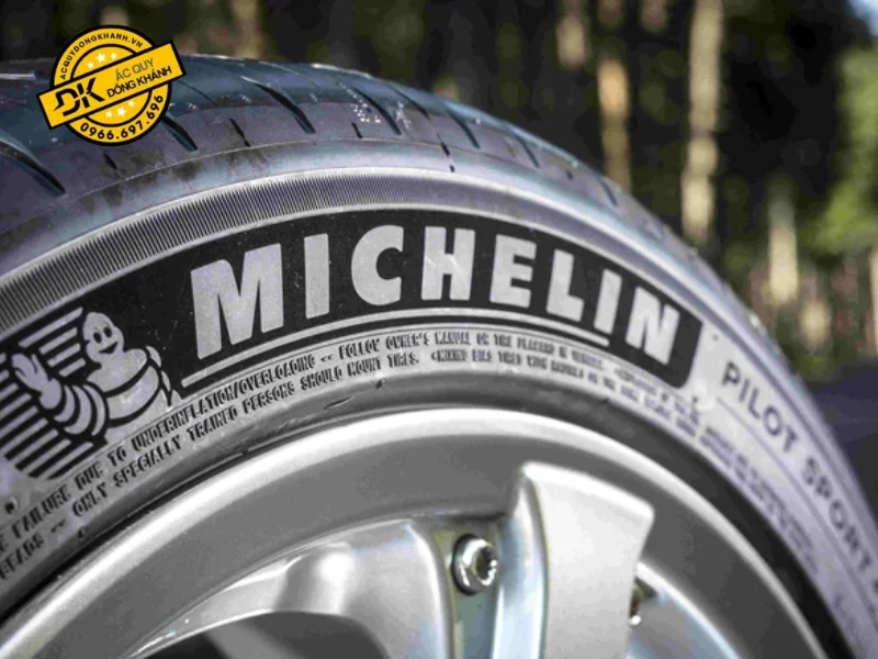Lốp Michelin 255/35 ZR19 96Y Pilot Sport 4 ZP