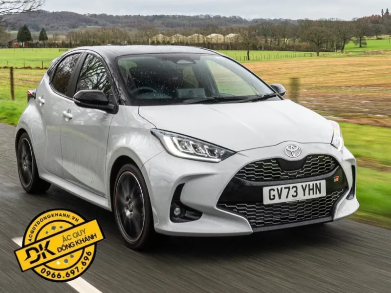 Xe Toyota Yaris