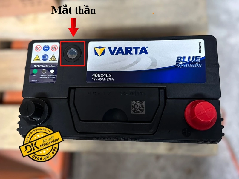 Có thể quan sát vị trí mắt thần để xác định tình trạng của ắc quy