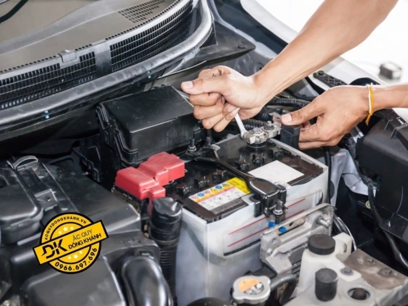 Hướng dẫn cách phân biệt giữa ắc quy yếu điện và ắc quy sắp hỏng
