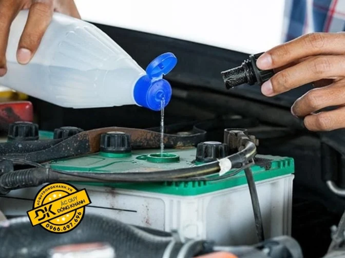 Hướng Dẫn Bảo Dưỡng Ắc Quy Nước Đúng Cách: Kéo Dài Tuổi Thọ Và Đảm Bảo An Toàn