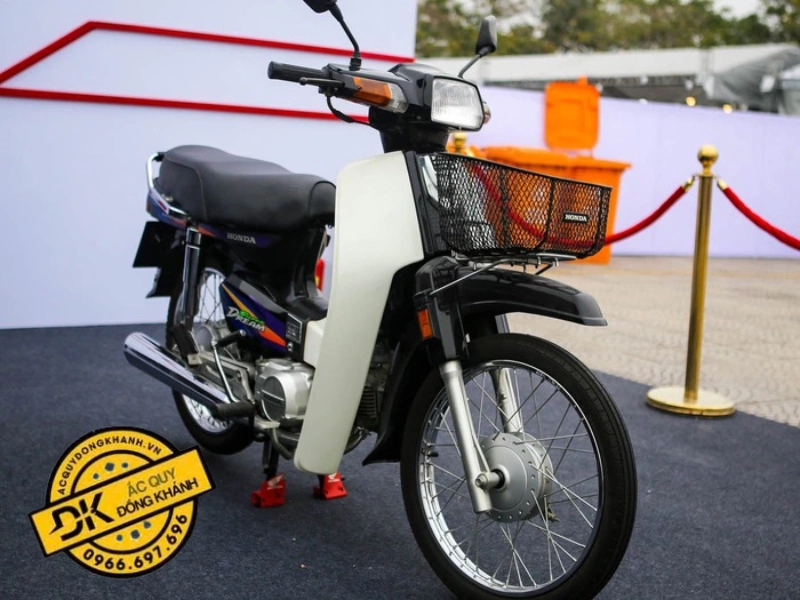 Honda Dream là một trong những dòng xe máy sử dụng ắc quy Globe 12V 7.5Ah