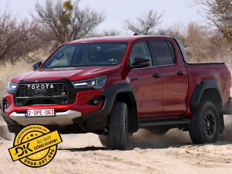 Xe Toyota Hilux
