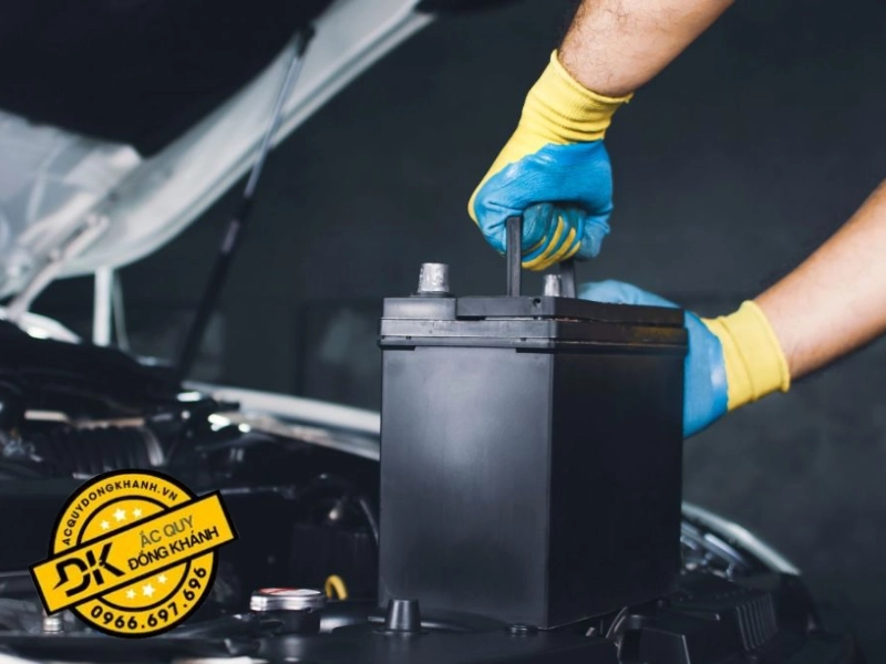 Ắc quy ROCKET 12V 55AH SMF 55565 